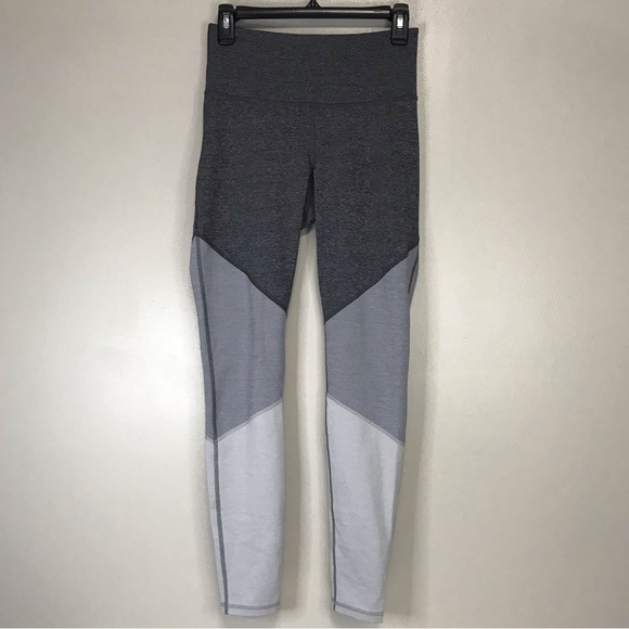 Old Navy Pants - EUC Old Navy Active Go Dry Leggings